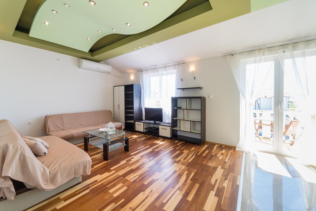 Crowonder Sun&Fun Holiday house with big swimming pool&large garden! Bibinje Buitenkant foto