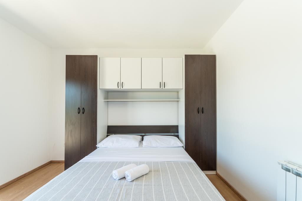 Crowonder Sun&Fun Holiday house with big swimming pool&large garden! Bibinje Buitenkant foto